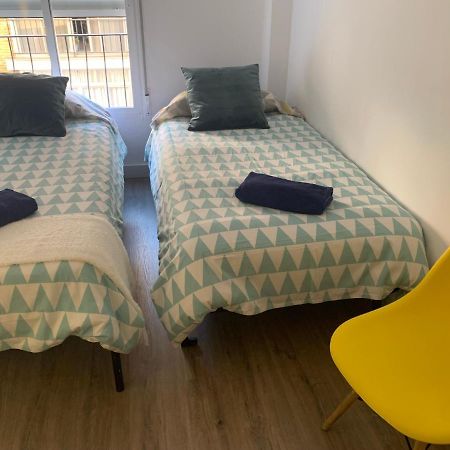 Centro Grupos Malaga Parking Gratis 3 Daire Dış mekan fotoğraf