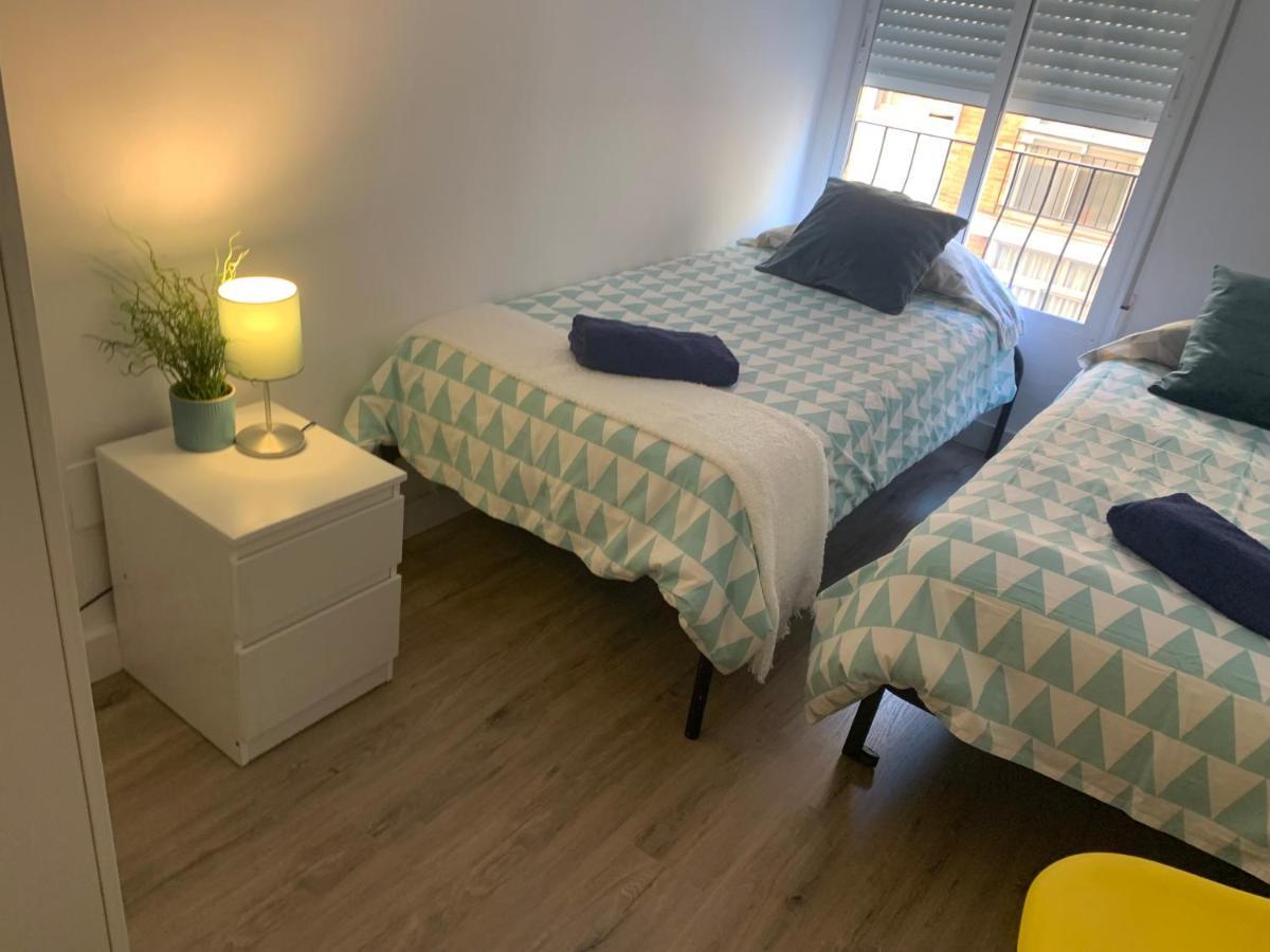 Centro Grupos Malaga Parking Gratis 3 Daire Dış mekan fotoğraf